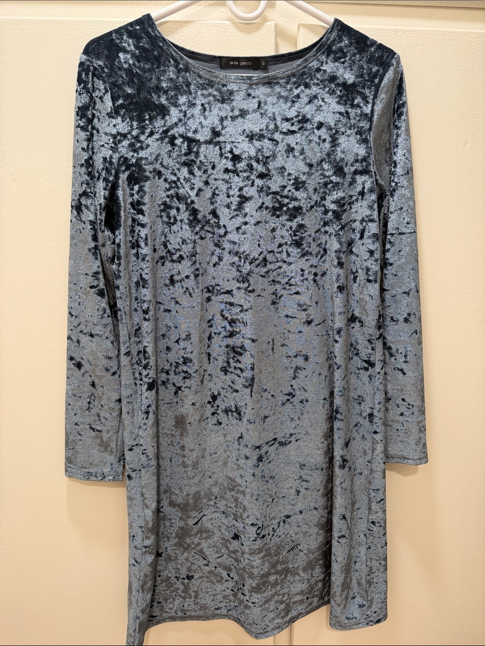 Crushed Velvet Long-Sleeve Shift Dress in Silver-Blue